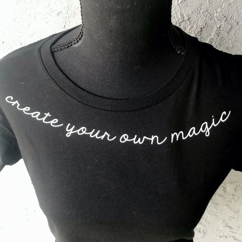 “Magic” Tee 🖤🔮 - Picture 3 of 4